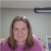 Soy Licenciada en Psicologia y tengo experiencia en trabajo con menores en la CM como educadora , tengo también el master en educacion con lo que tambien estoy preparada como docente